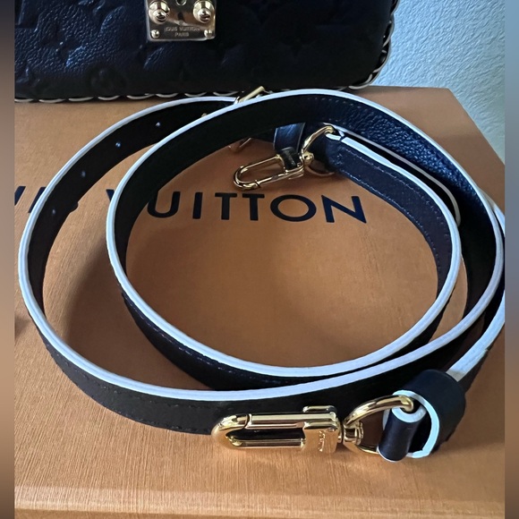 Louis Vuitton Pochette - Picture 8 of 11